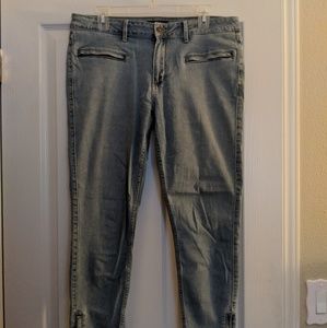 Light Wash Jeans